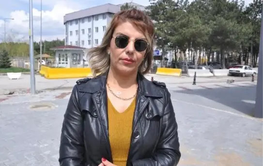 Ankara'da Çöp Torbalarındaki Köpeklerin Açlıktan Öldüğü İddiası