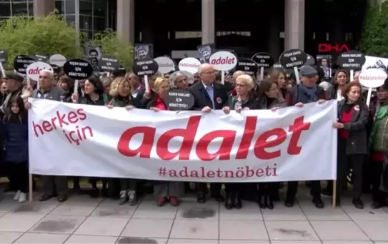 Ankara Barosu'ndan Adliye Önünde 'Adalet Nöbeti'