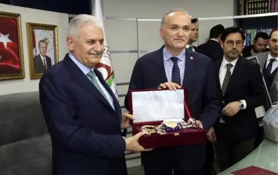 Binali Yıldırım, Düzce Belediye Başkanı Seçilen Özlü'yü Ziyaret Etti