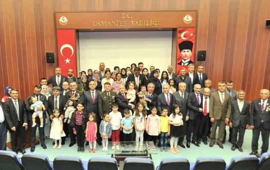 Gazi ve Şehit Ailelerine Devlet Övünç Madalyası ve Beratı Verildi