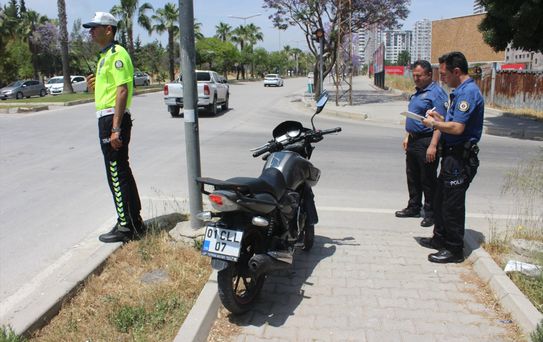 Adana'da Trafik Kazası: 3 Yaralı