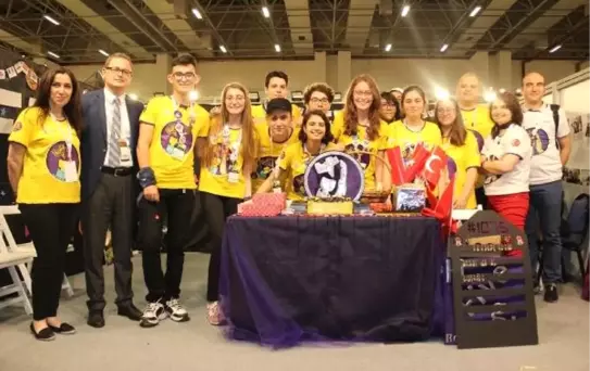 Türkiye'yi temsil eden İzmirli tek devlet okulu, lego final turnuvasında