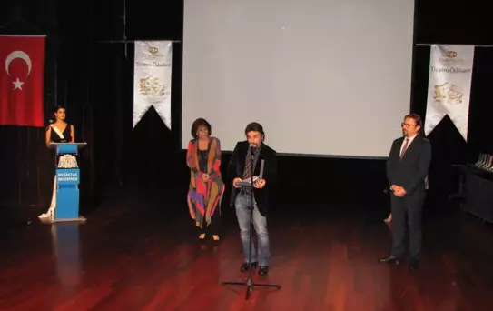 Anton Çehov Ödüllü Oyuncu Erdem Topuz yeni bir ödül daha aldı