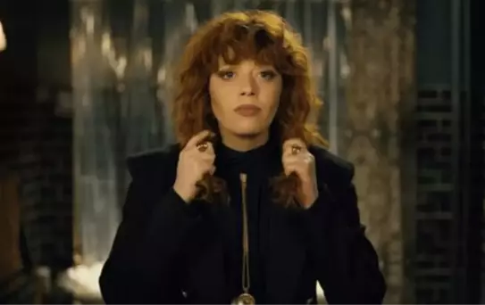 Netflix'in Beğenilen Dizisi Russian Doll'un İkinci Sezonundan Onay Alındı
