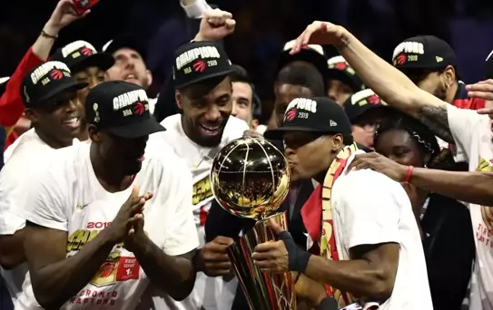 Çiçeği burnunda şampiyon: Toronto Raptors