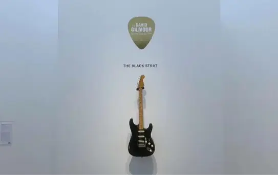 Pink Floyd'un solisti David Gilmour'un gitarı 23 milyon TL'ye satılarak rekor kırdı
