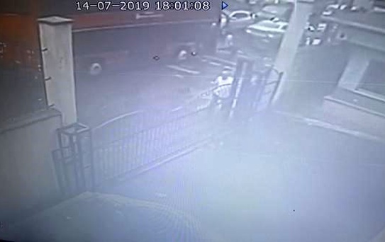 İETT şoförüyle ile 3 genç arasında 'kırmızı ışık' kavgası