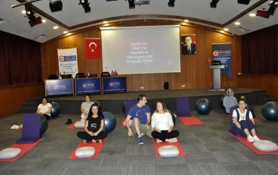 Anne ve baba adayları birlikte gebelik pilatesi yaptı