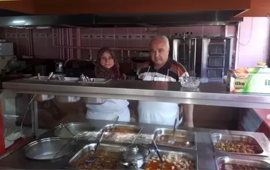 15 yıldır karı koca ev yemeği yapıp satıyorlar