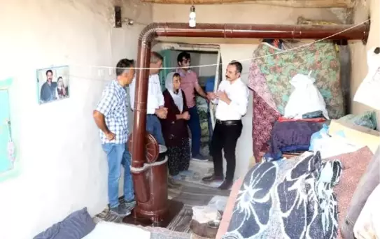 Yıkık evde yalnız yaşayan kadın için yeni konut