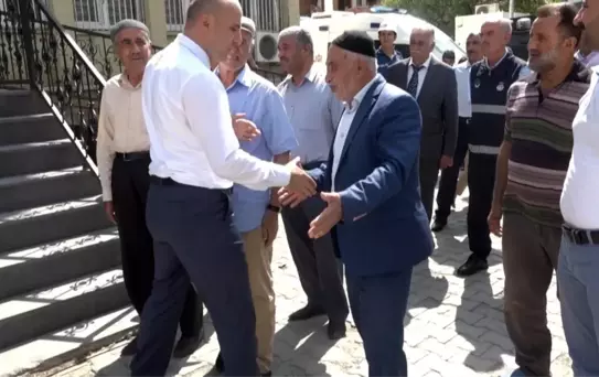Kaymakam Dülgeroğlu, vatandaşlarla vedalaşarak ilçeden ayrıldı