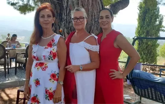 Üç Avrupa Güzeli, 34 yıl sonra Kuşadası'nda bir araya geldi, kadın hakları için açıklama yaptı