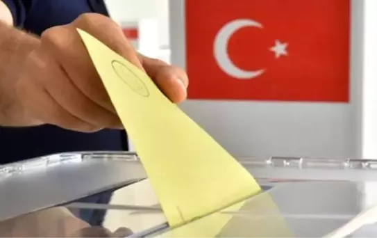 CHP'den ihraç edilen Öztürk Yılmaz yeni parti kuracağını duyurdu