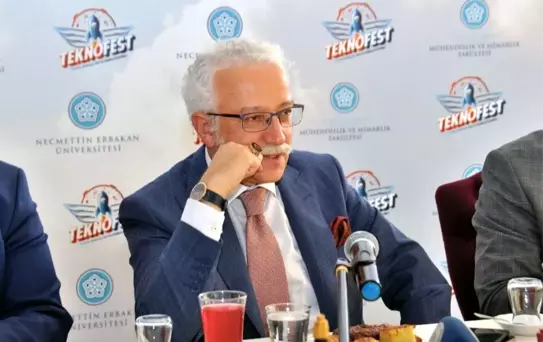 Rektör Zorlu Teknofest'e katılan öğrencilerle buluştu