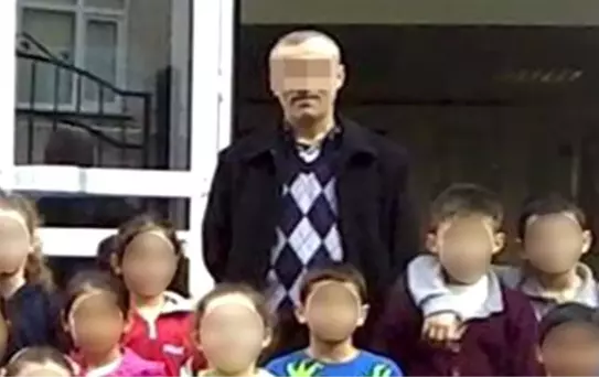 Kitapla öğrenci döven öğretmene 4 yıl hapis cezası verildi