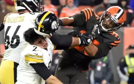 Kafasına vurdu, lig tarihinin en büyük cezasını aldı!