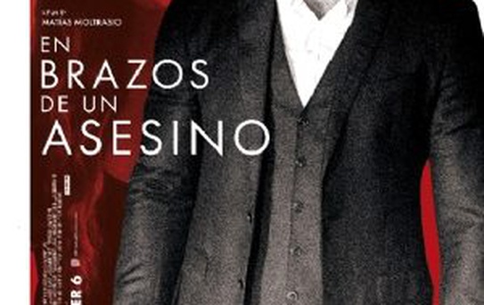 En Brazos de un Asesino Filmi