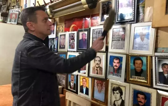 'Ölüler Kıraathanesi'nde okey oynamak