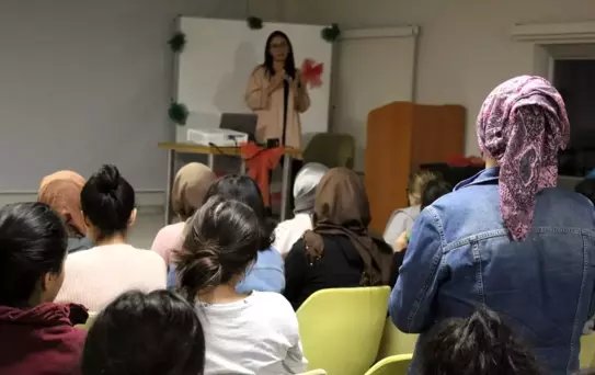 Sapanca Meslek Yüksekokulu Öğrencilerinden 'Meme Kanseri için Farkındalık Projesi'