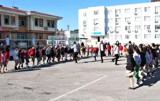 Mersin Büyükşehir Belediyesi, çocuk halk dansları topluluğu kuruyor