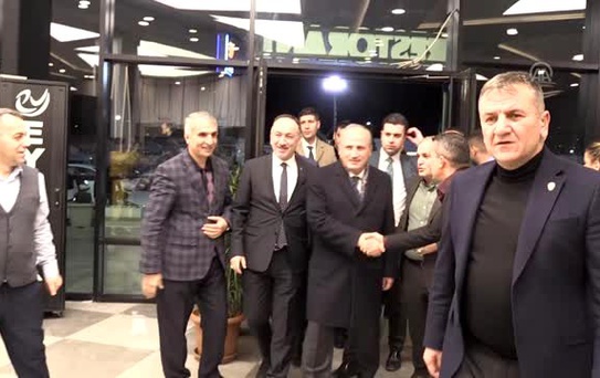 Ulaştırma ve Altyapı Bakanı Turhan, nakliyecilerin sorunlarını dinledi