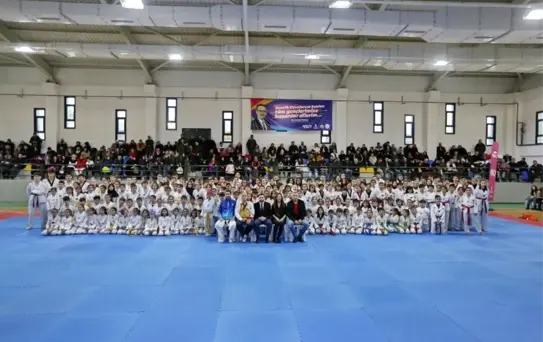 Başakşehirli tekvandocular kuşak atladı