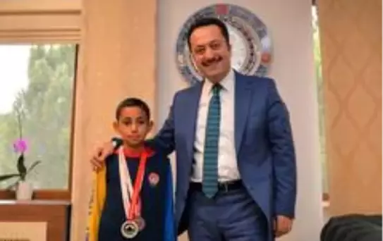 Küçük Şahin, Bilecik'i Türkiye Şampiyonası'nda temsil edecek