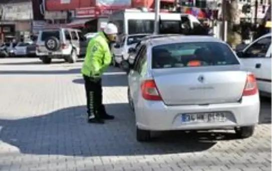 Simav'da emniyet kemeri ve cep telefonu denetimi