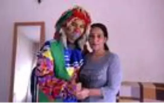 Tipi beğenilmediği için saldırıya uğrayan palyaço ailesini geçindirmek için okumamış