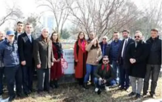 Duayen gazeteci Mahmut Sabah kabri başında anıldı