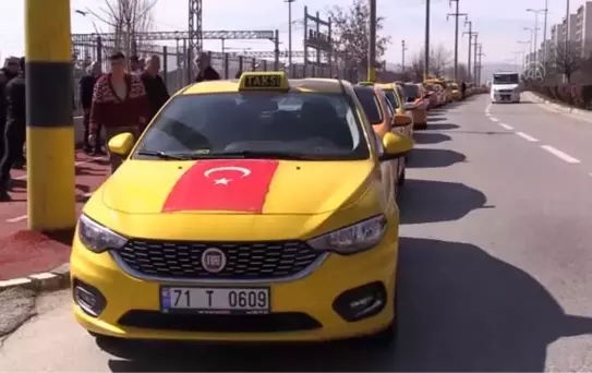 Taksicilerden Bahar Kalkanı Harekatı'na konvoylu destek