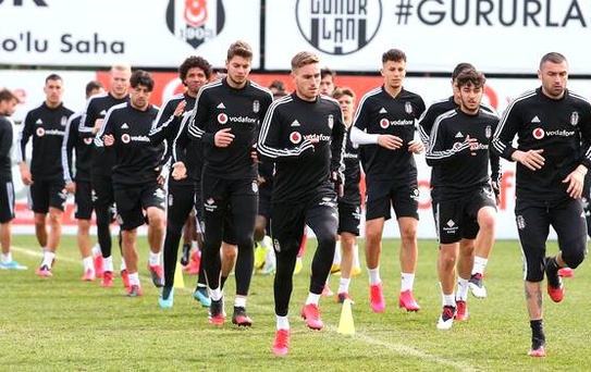 Beşiktaş'ta derbi öncesi sarı kart alarmı! Tam 6 isim...