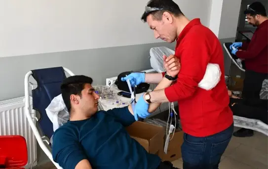 Aksaray'da öğrencilerden kan ve kök hücre bağışı