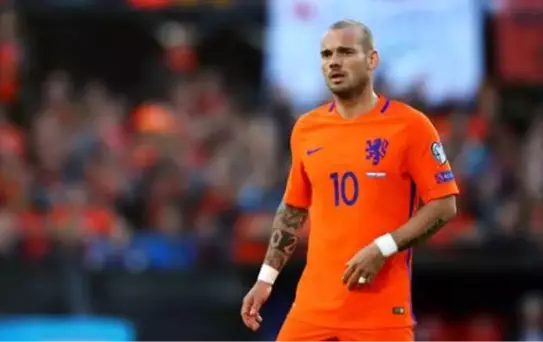 Wesley Sneijder'in jübile maçı koronavirüs önlemleri nedeniyle ertelendi