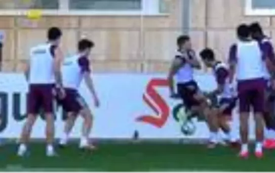 Alberto Moreno Pas Antrenmanında Yeteneklerini Sergiliyor