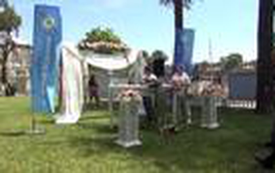 Belediye bahçesinde Kovid-19 tedbirli nikah töreni