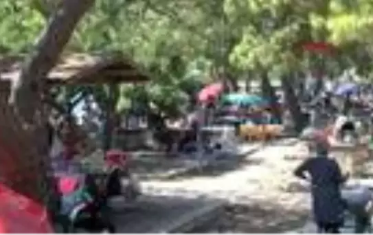 Antalya'da piknik alanları doldu