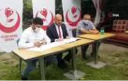 Artan korona virüs nedeniyle partiler kongrelerini açık havada yapmaya başladı