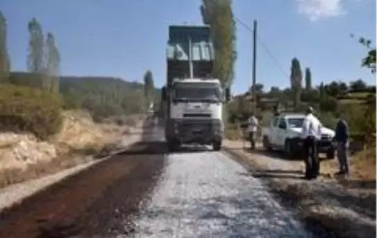Manisa'nın dört bir yanında yol çalışması