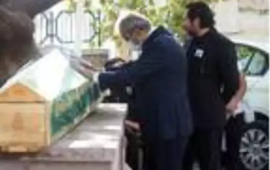 Yavuz Bingöl, kardeşinin cenazesinde ayakta durmakta güçlük çekti