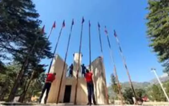 Gülek Karboğazı Kuvayi Milliye Anıtına Türk bayrakları asıldı