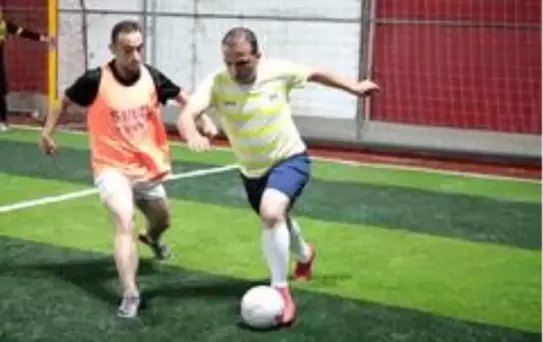 Başkan Kibar, halı sahada yıldızlaştı