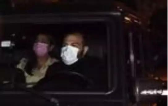 Sibel Can'ın bir erkekle aynı araçta görüntülenen kızı, ne yapacağını bilemedi