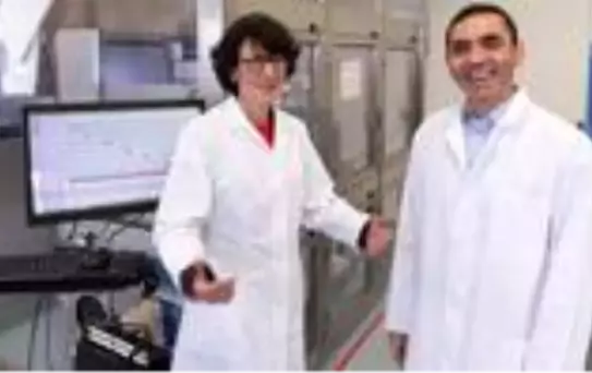 Koronavirüse karşı yüzde 90 etkili aşının arkasında 2 Türk bilim insanı var