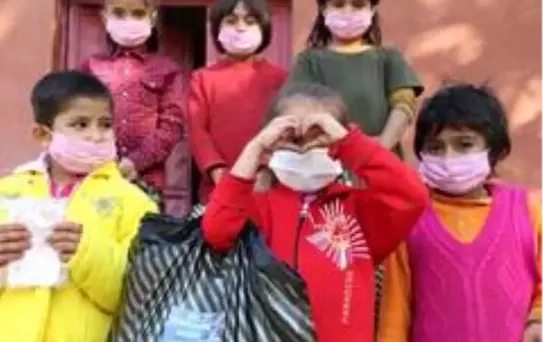 Gönüllülerden köy okullarına 2020 bot ve 2020 mont