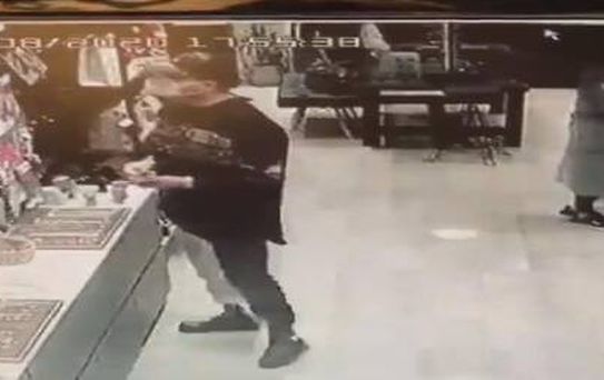 Sosyal medya fenomeni Hakan Kakız'ın Nişantaşı'nda çantası böyle çalındı