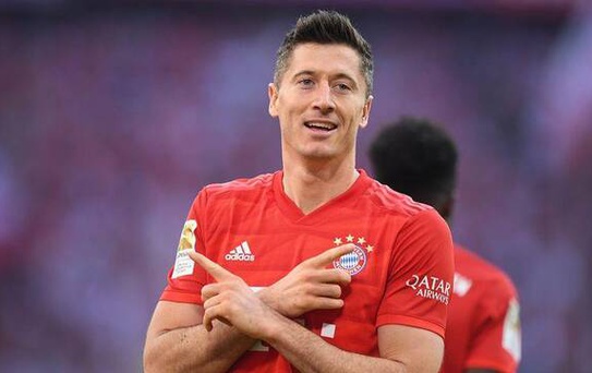 Yılın en iyi futbolcusu Bayern Münih'li Robert Lewandowski oldu