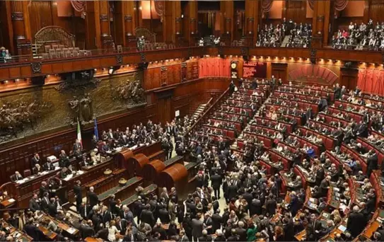 Siyasi krizin yaşandığı İtalya'da Mario Draghi yeni hükümeti kurdu