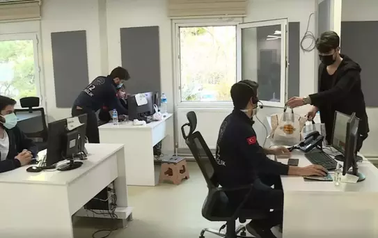 Sağlık çalışanlarına ve emniyet güçlerine Osmanlı Saray Kadayıfı'dan en 'tatlı' destek
