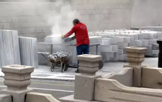 Kayseri'de vatandaşlar ölmeden önce mezarlarını yaptırıyor